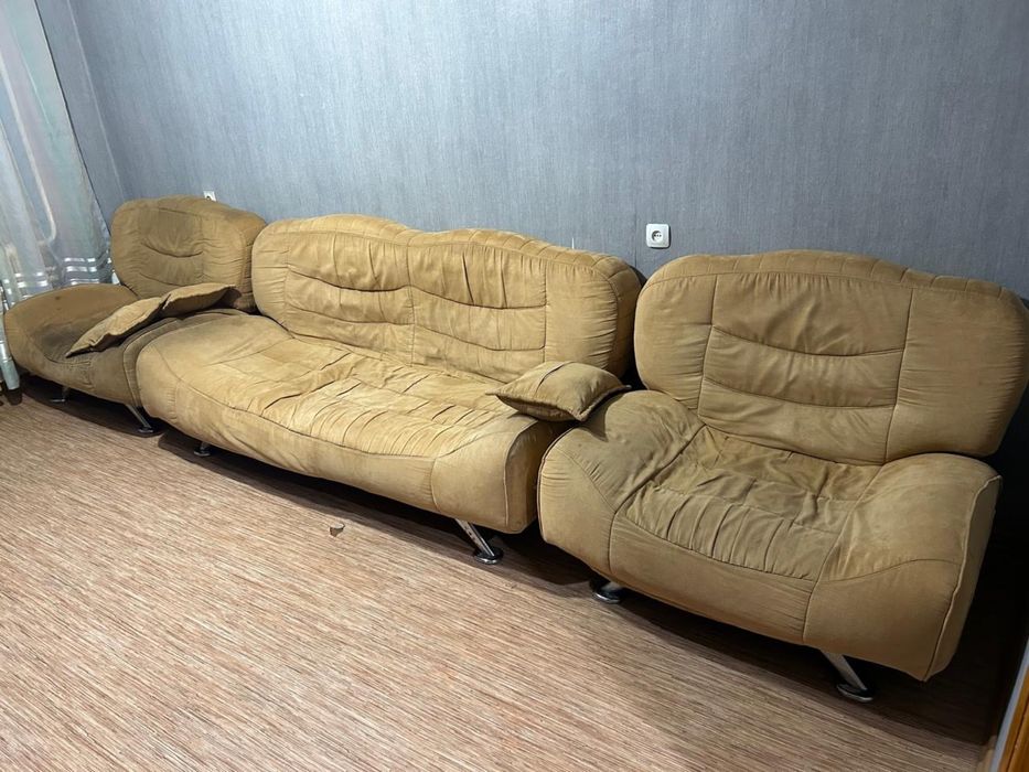 Шкаф стенка и диван с креслом