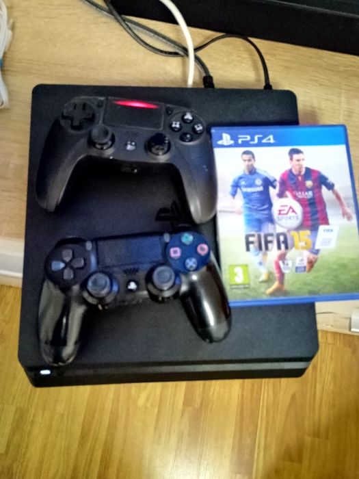 Consola PlayStation 4 slim  2 manete jocuri