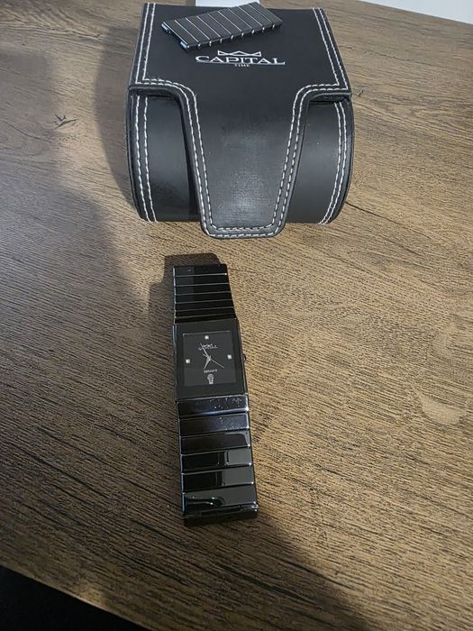 Нов часовник Capital с керамична верижка