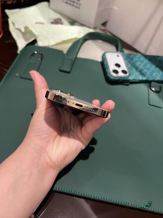 IPhone 13 Pro 128 xotira gold.