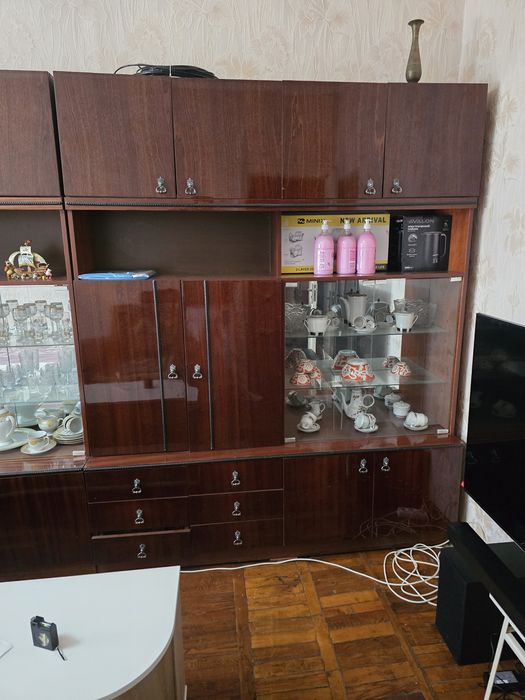 Продаётся стенка.