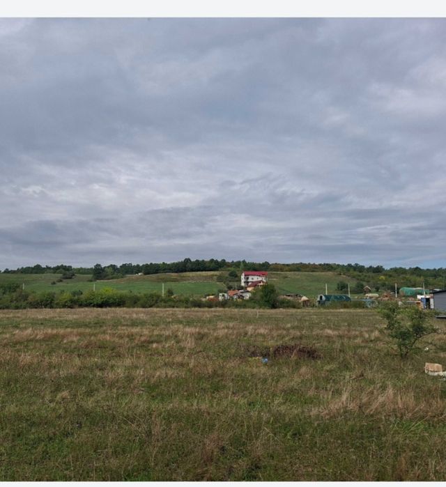 Teren intravilan de vânzare urgent