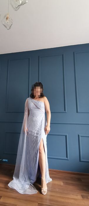 Vand rochie de ocazie nepurtata