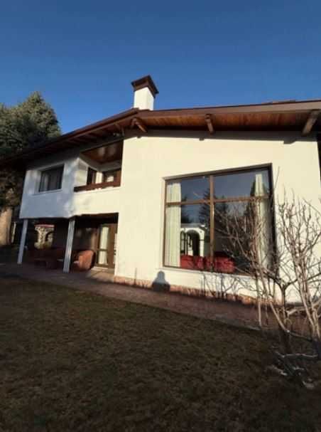 Дава се под наем Къща в с. Бистрица, Област София-град - 200 кв.м за 1943.61 € - Снимка #1