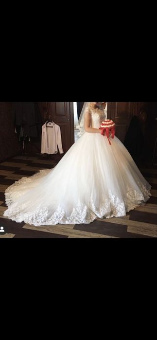 Платье свадебное в отличном состоянии