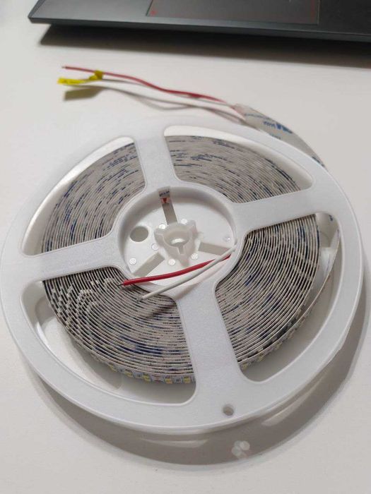 LED лента 24V-15мм-240D 4000К