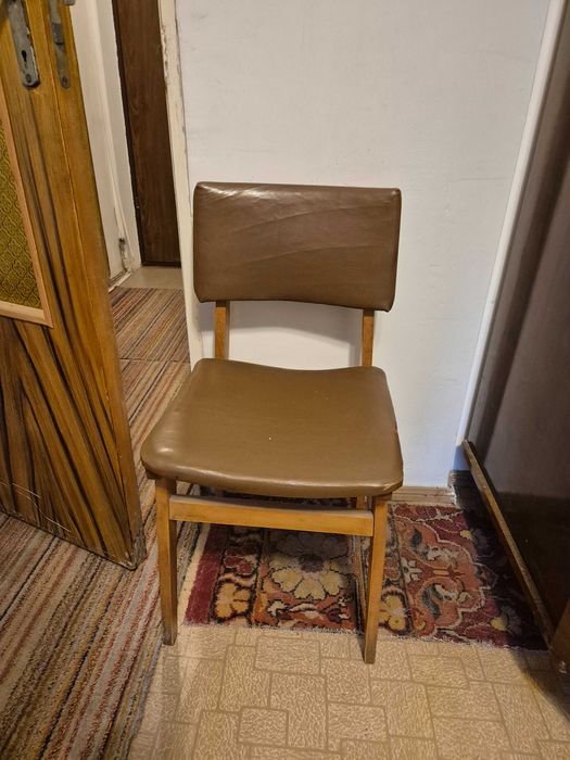 Donez mai multe obiecte de mobila veche. Se ridica din Bucuresti, Drumul Taberei