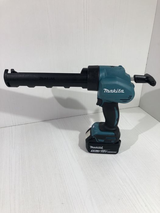 Pistol de silicon Makita