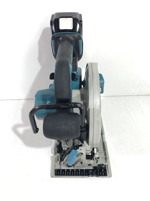 Circular Makita DHS 680