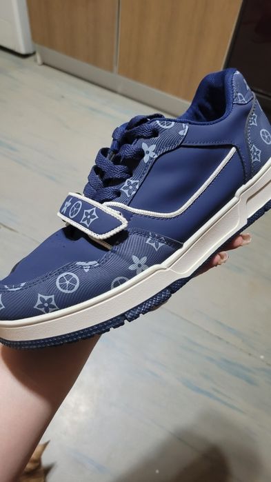 Продаю Кроссовки