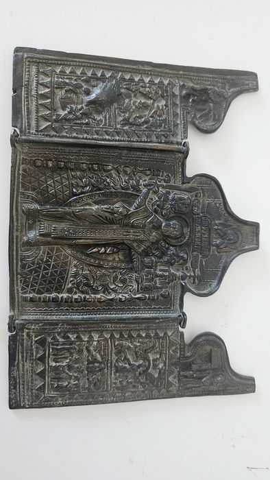 Стара бронзова икона