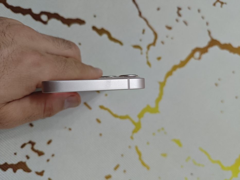 Продам iPhone 13 СРОЧНО!