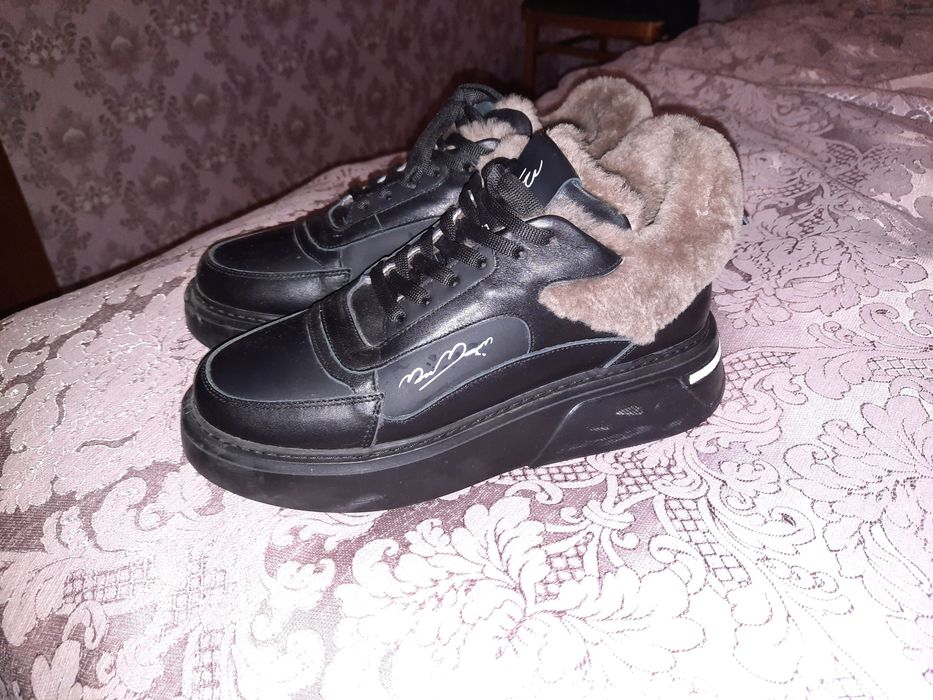 Кроссовки зимние