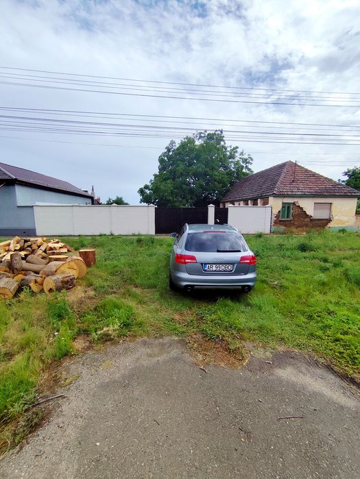 Vând casă veche in Călugăreni 12 km de Arad 1400m2 la principală!