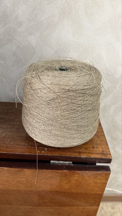 Бобина с ниткой