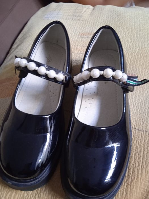 Продам кроссовки 35рр