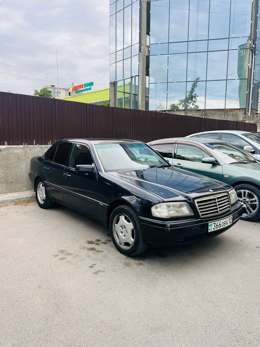 Продаётся мерседес с220