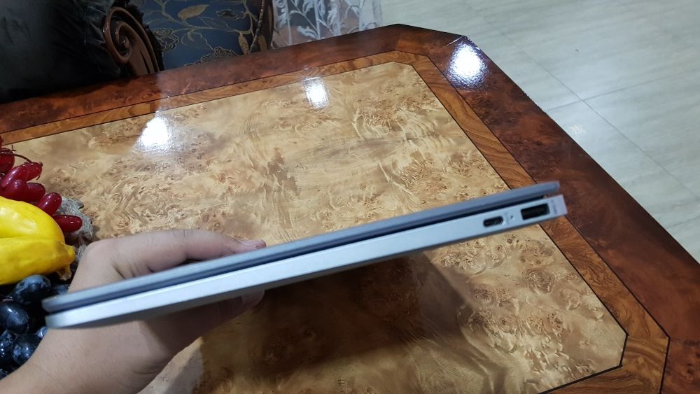 Noutbuk yangi sotiladi