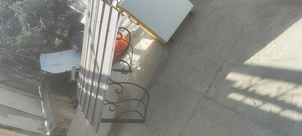 Козырек на вход дома