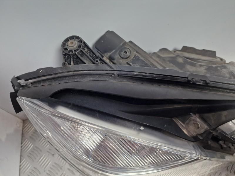 Far dreapta lupa bec halogen Mercedes E-Class W212