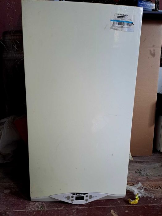 Vand centrala Ariston functionala