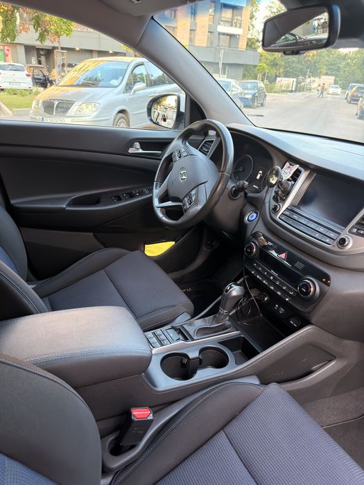 Hyundai Tucson 1.7 CRDi \ Автоматик \ Keyless \ Камера \ Подгрев