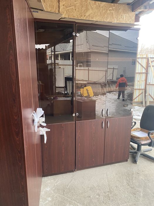 Продам шкафы офисные