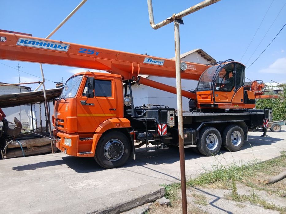 Avto kran sotiladi 25T KAMAZ