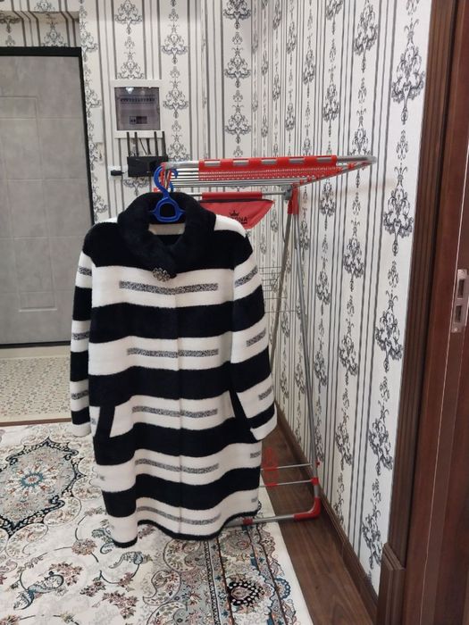 Продается женское пальто