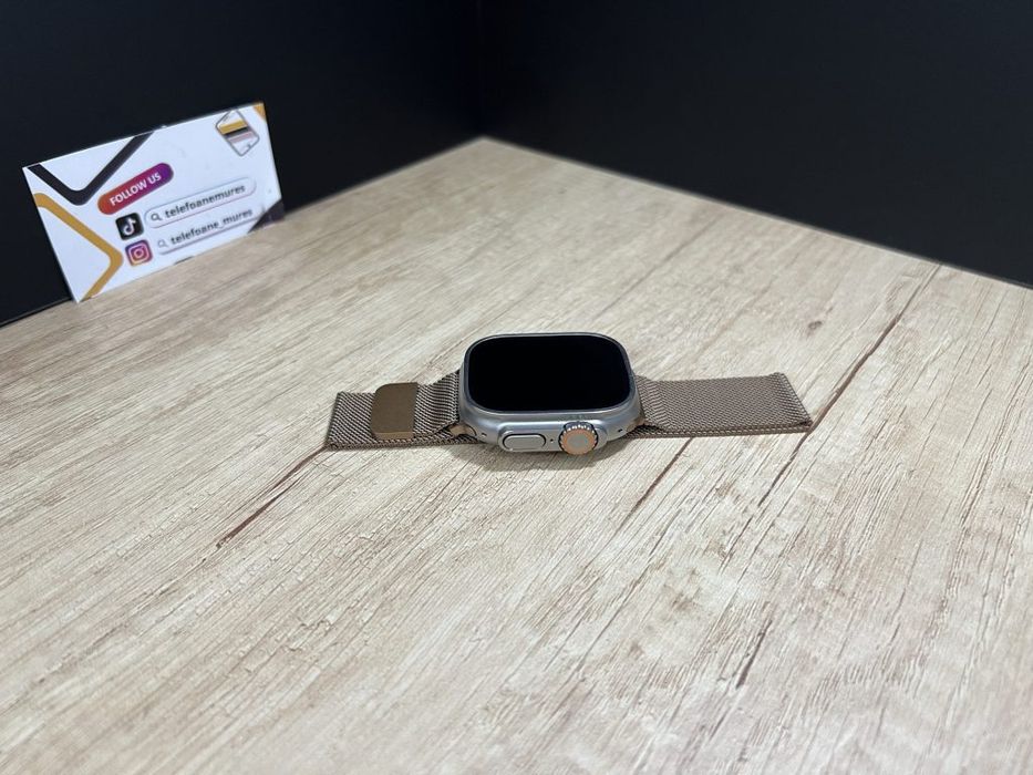 Apple Watch Ultra 49mm Natural Titanium Second-Hand 2 ani garanție, Te