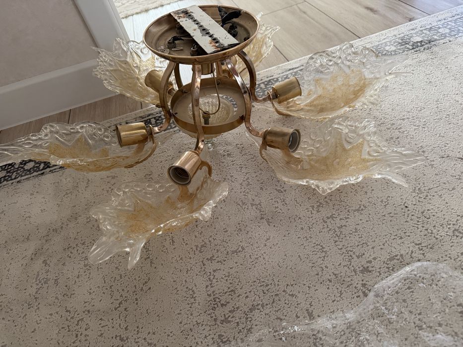 Люстры б/у  в хорошем состоянии.