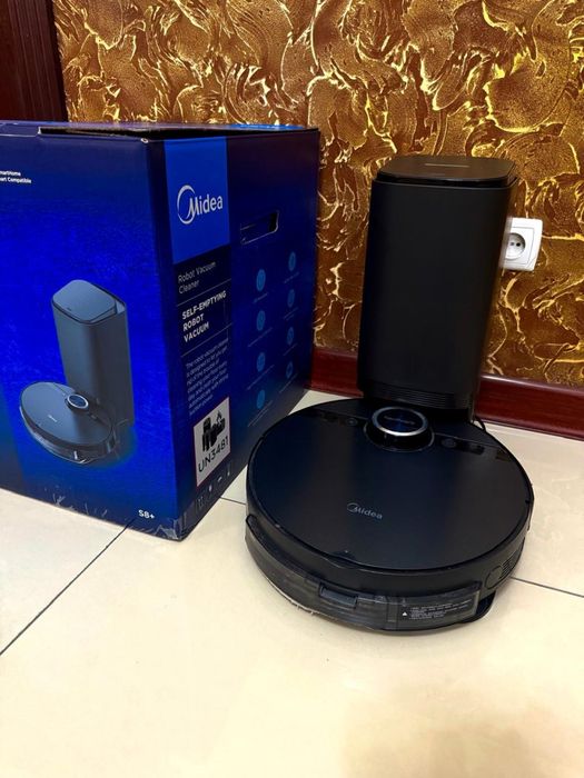 Продам пылесос Midea S8+