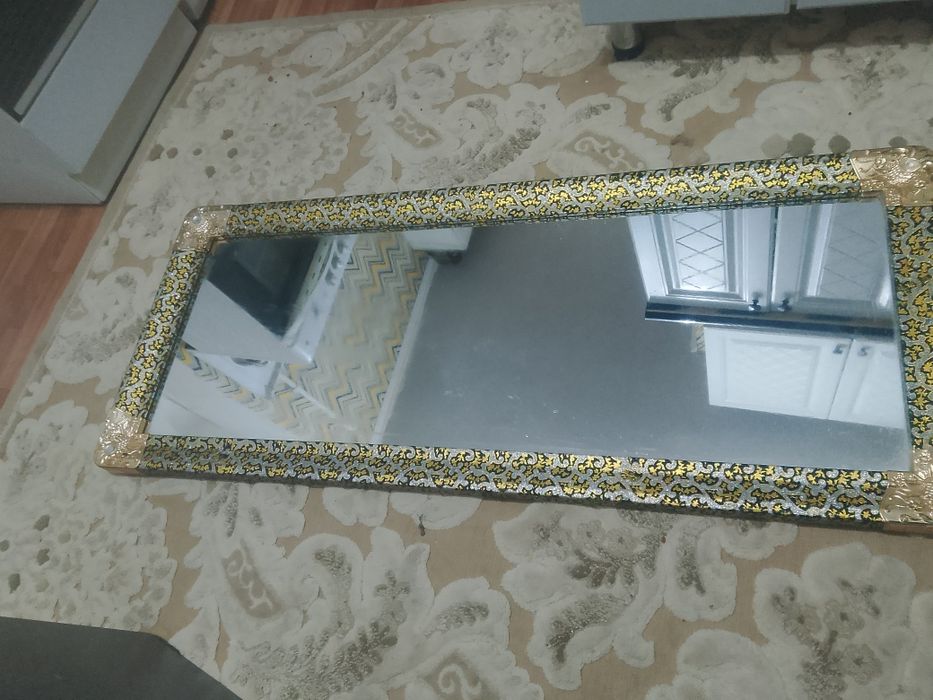 Продается зеркало настенное для ванной зала