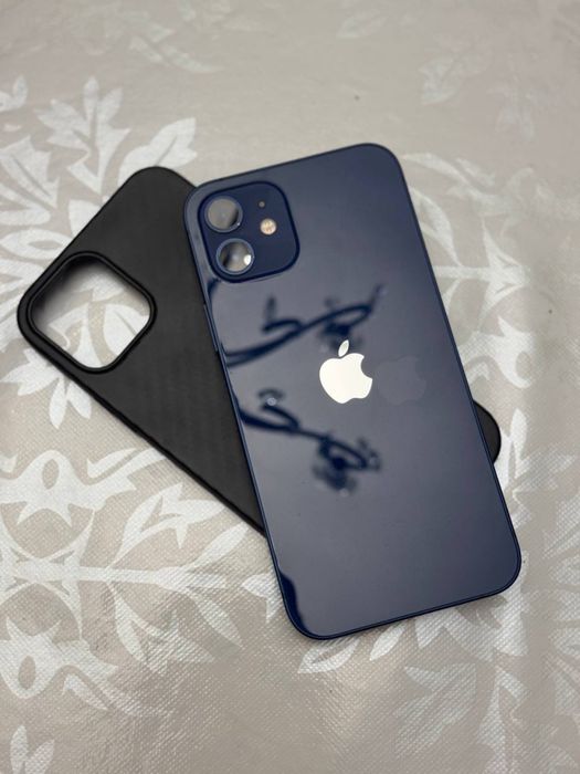 продам айфон 12 128гб