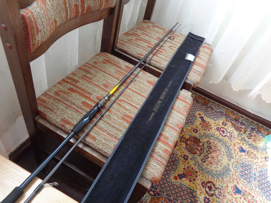 Нови спининг въдици за Сом(Fox Rage два броя) и Щука един брой.