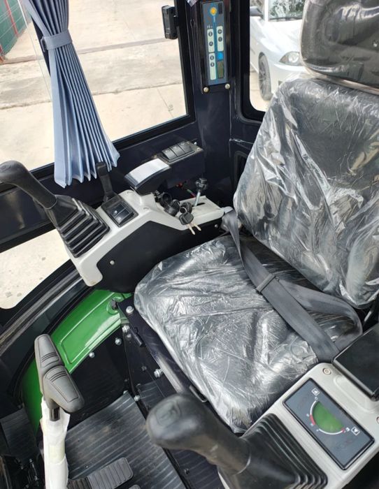 Багер Kubota Avator SW25