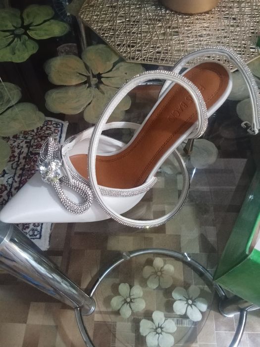 Женские туфли белые