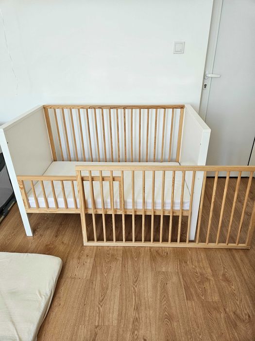 Бебешко легло/кошара Kinderkraft MIA 60×120 см – бяло и естествено дърво