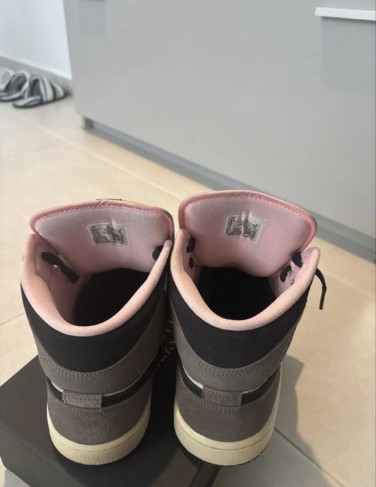 Adidasi air jordan 1