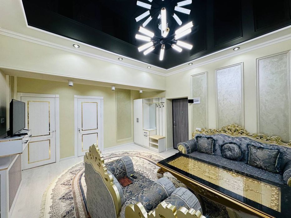 Сдается 3 х комнатная квартира на 4 этаже Крытый рынок 500 $