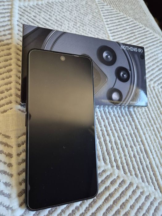 Продавам Nothing phone 3 a pro