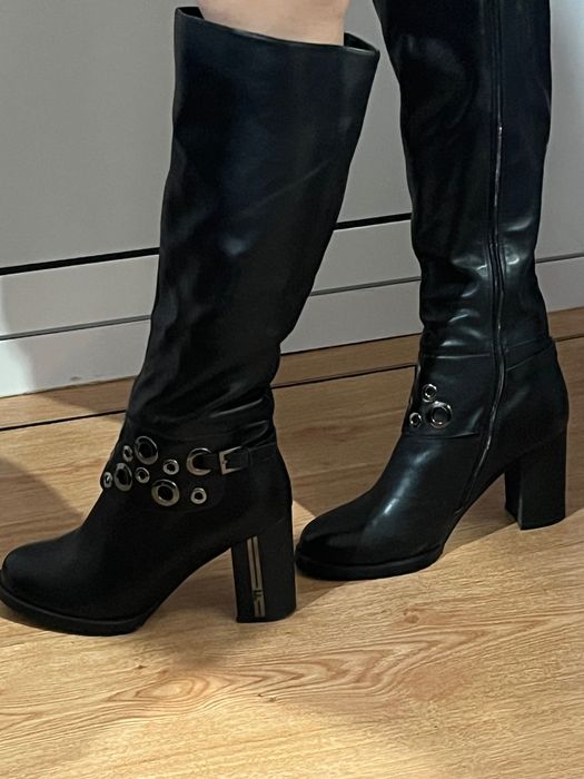 Дамски черни високи ботуши с ток MatStar