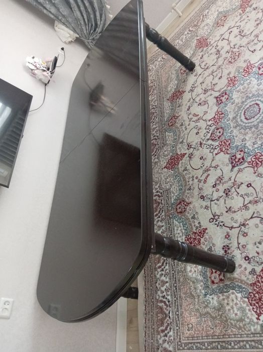 Стол, подойдёт для зала