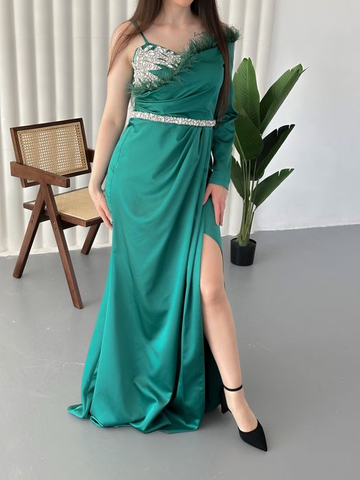 Продаются вечерние платья