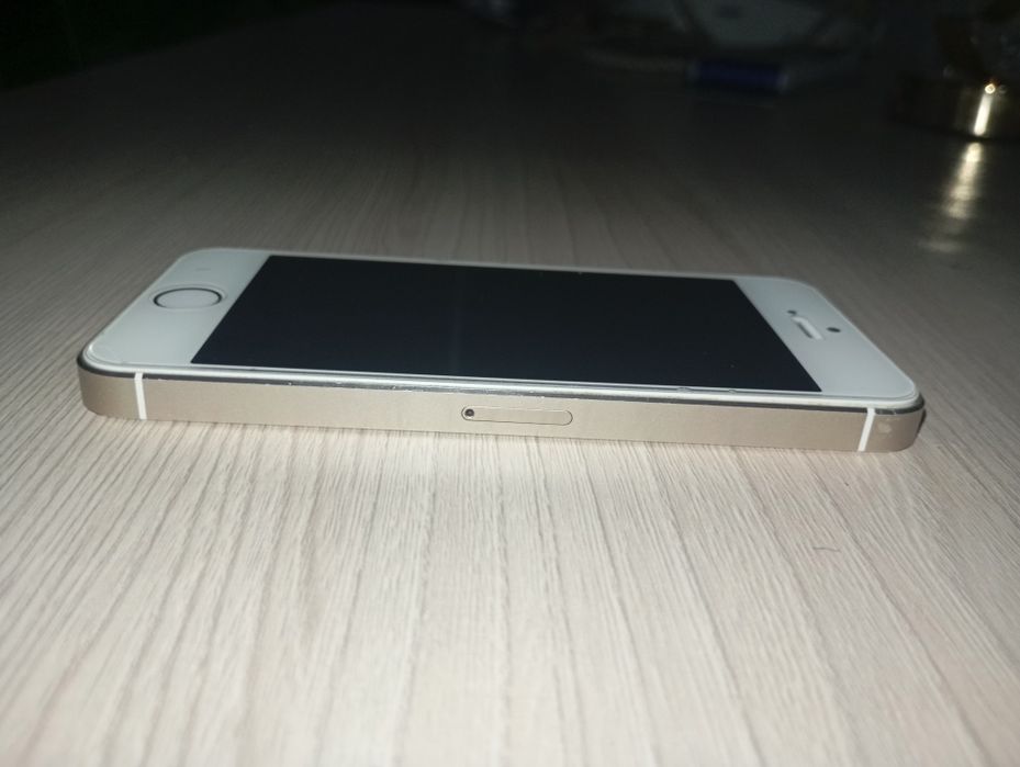 Обменяю Iphone 5s на Iphone SE 1 с дп