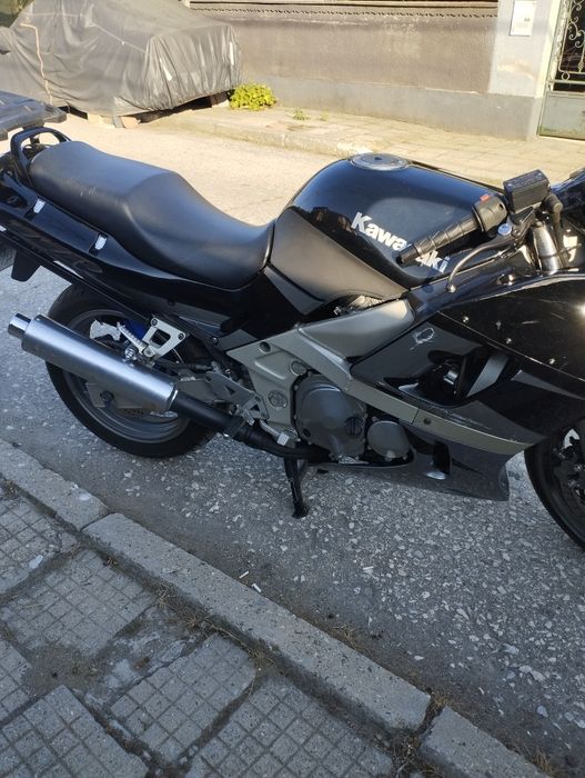 Продавам мотор Кавазаки 600 кубика много запазен