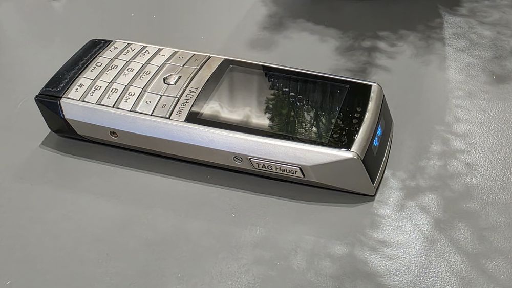 TAG Heuer Meridiist – Luxury Mobile Phone