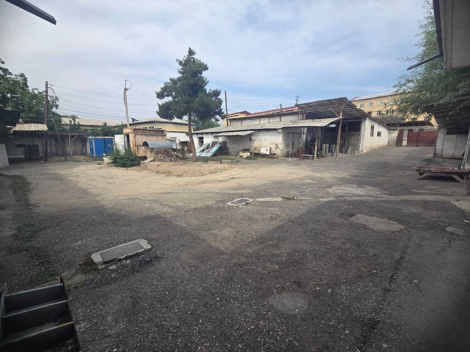 Bino ijaraga beriladi.Andijon shaxar xududidan/