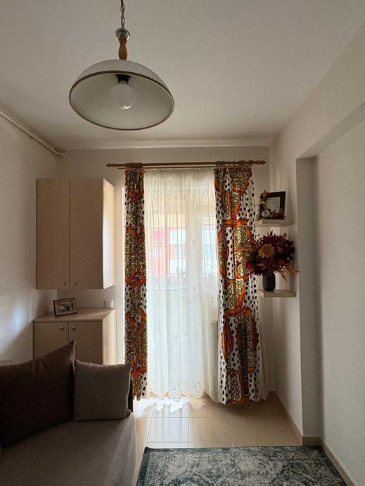 Apartament 3 camere spatios si mobilat cu parcare inclusa
