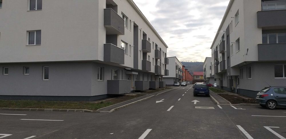 Inchiriez apt 2 camere - floresti cluj